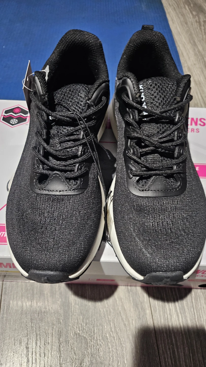 Khombu Women's Sneakers - Black - Size 6M