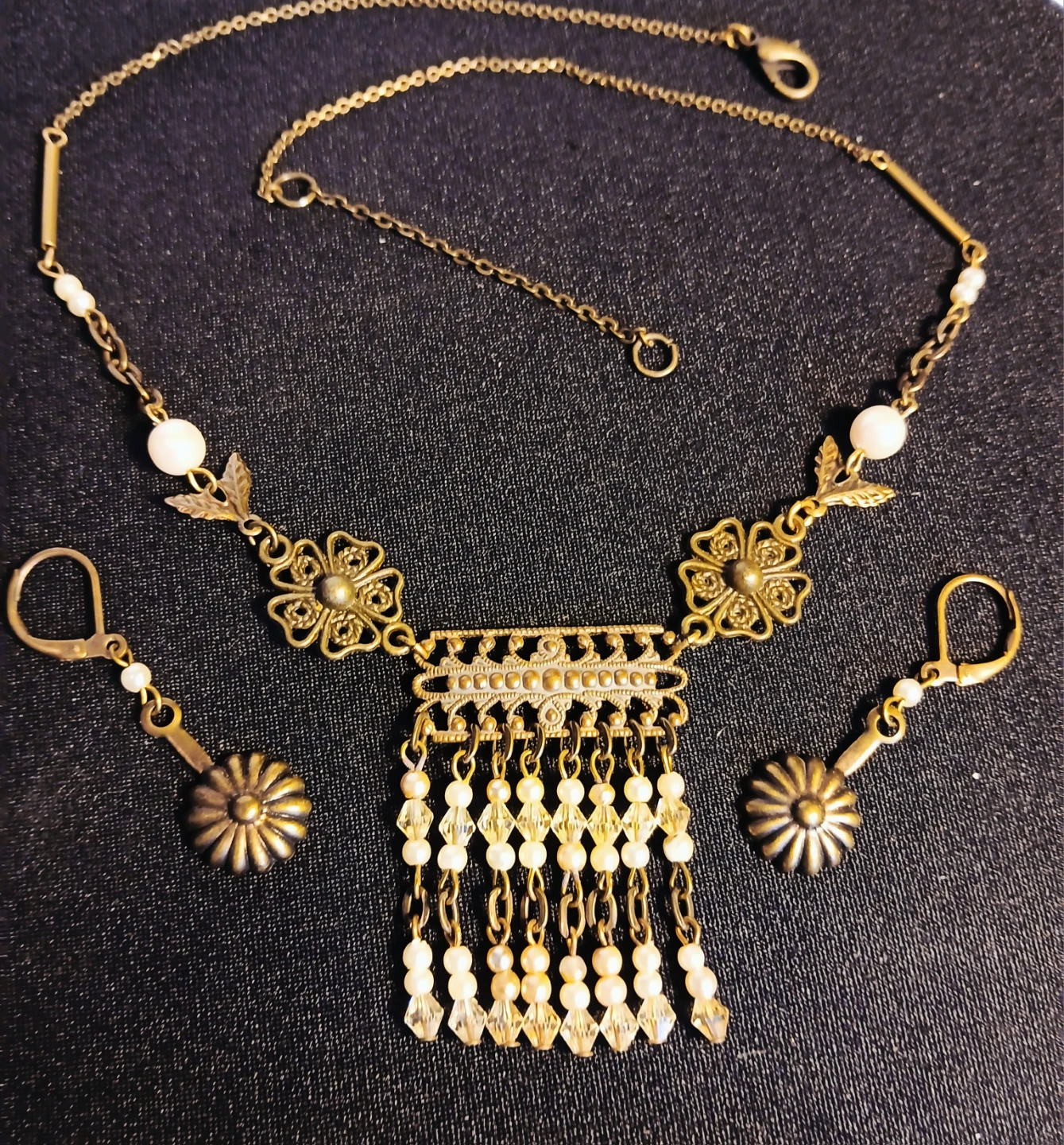 Vintage style necklace and earring set