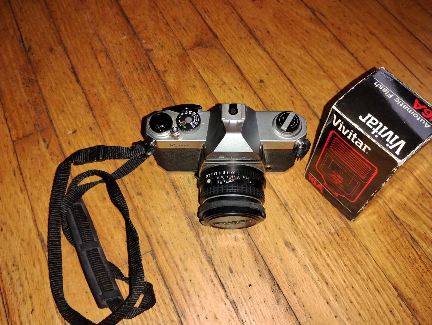 Pentax K1000 35mm Film Camera with Vivitar 16A Flash - photo 2