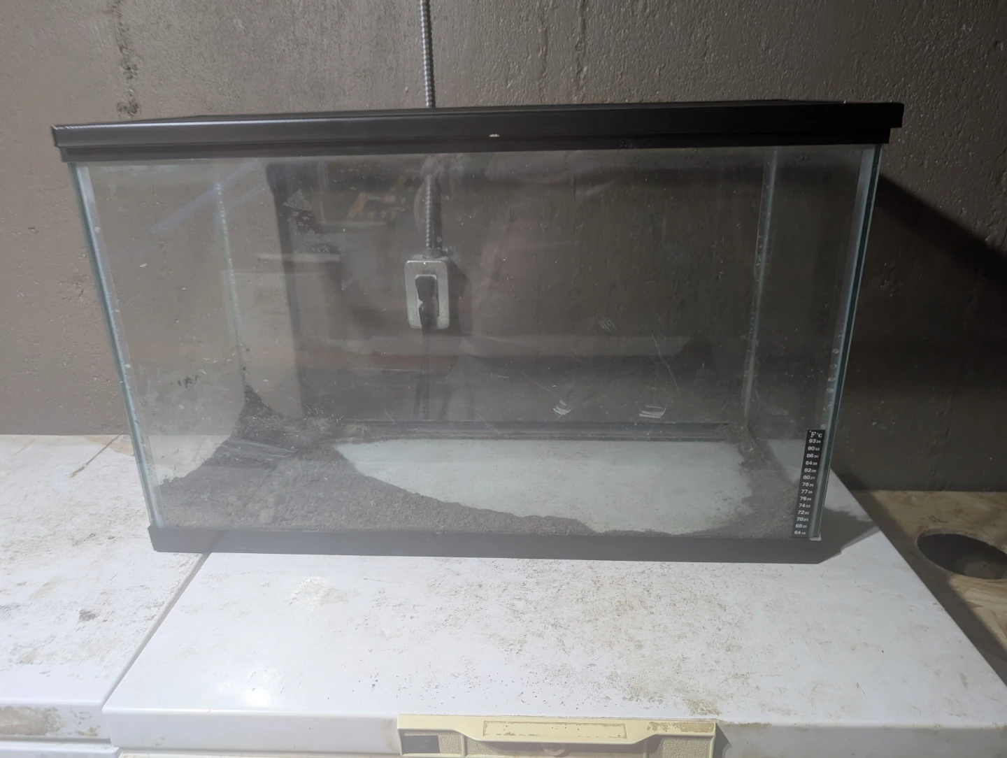 Glass aquarium tank with lid - photo 2