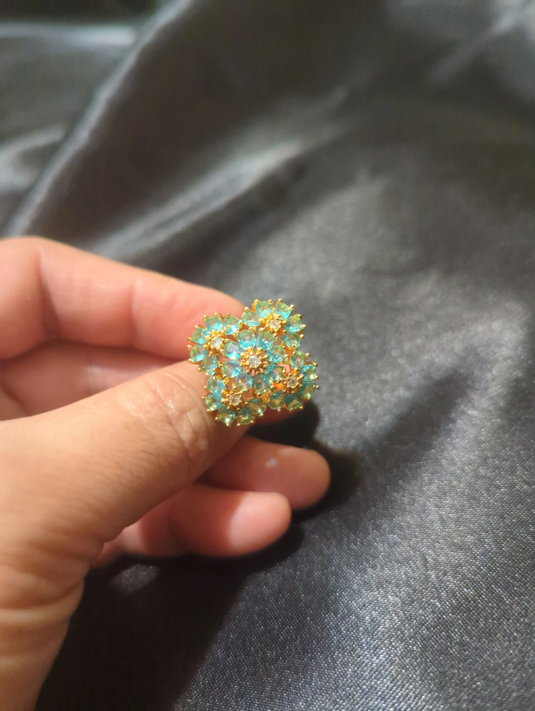 Gold-tone floral cocktail ring with blue stones - photo 2