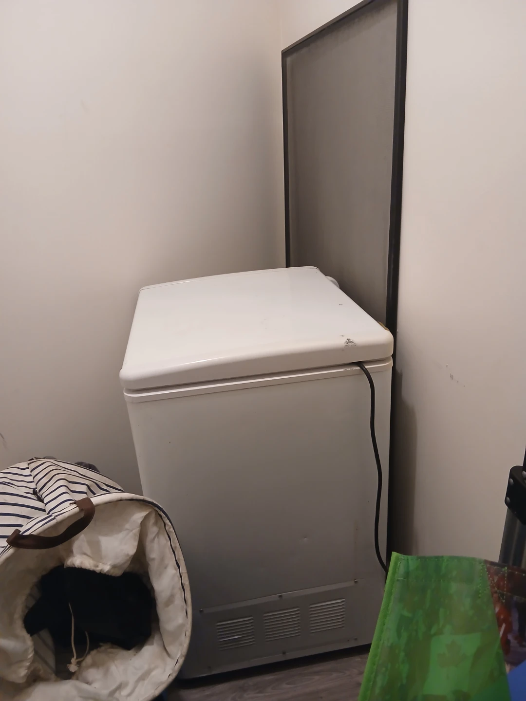 Compact White Chest Freezer