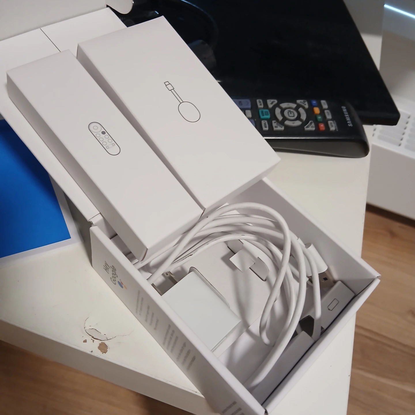 Samsung TV + Chromecast (YouTube/Netflix) - photo 3