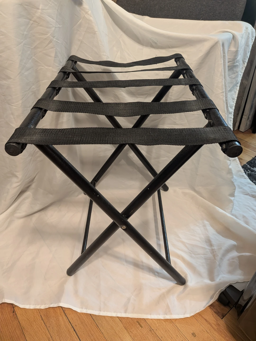 Folding Metal Luggage Rack / Suitcase Stand - photo 3