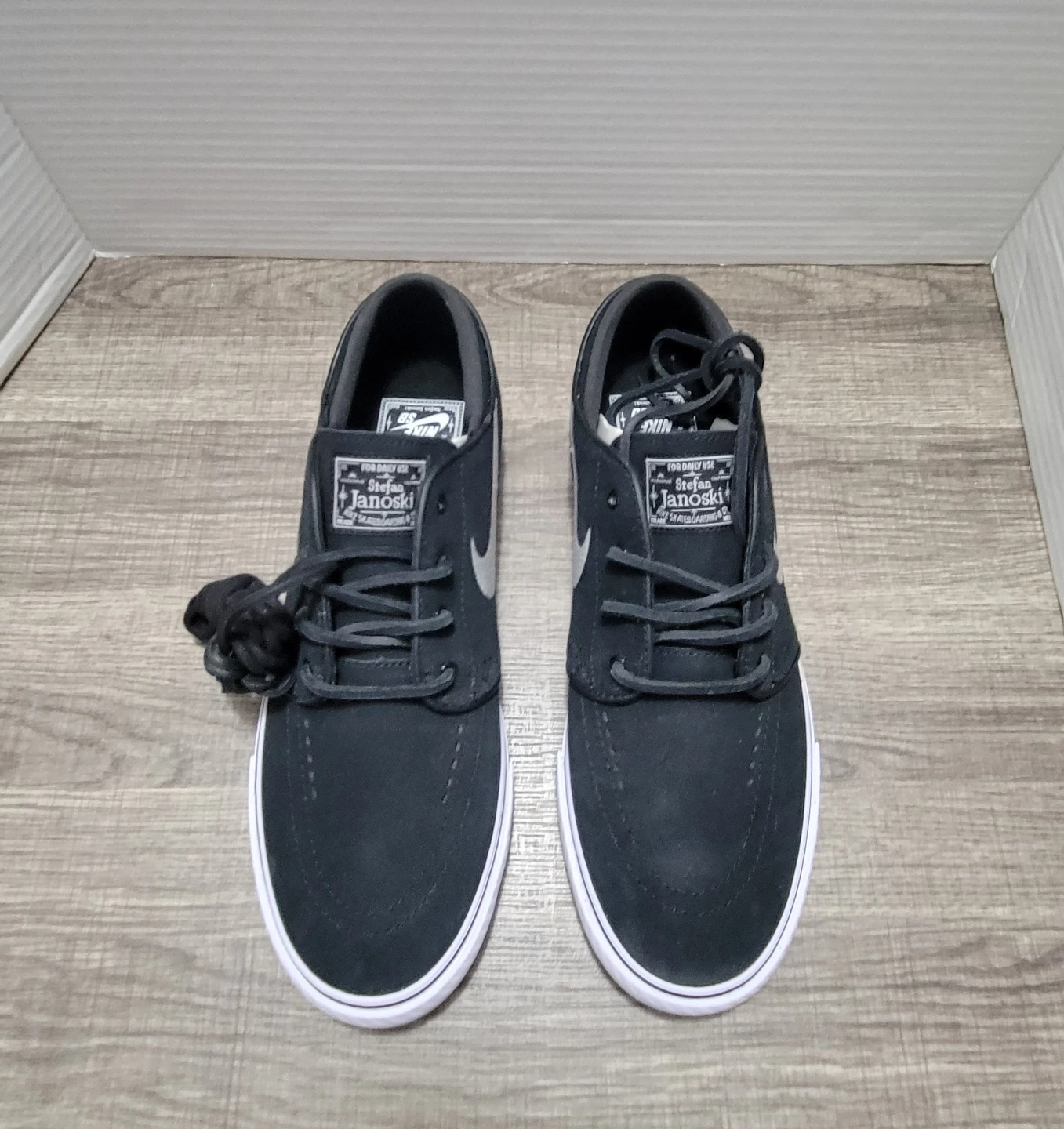 Nike SB Stefan Janoski Shoes Black Size 8.5 US