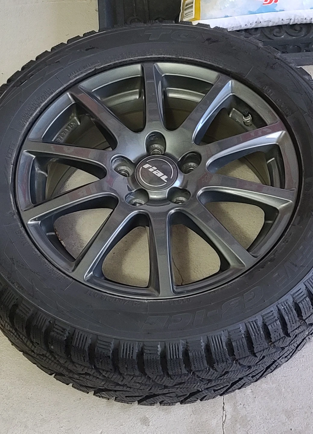 Honda Civic Toyo Winter tire on Rims - photo 3