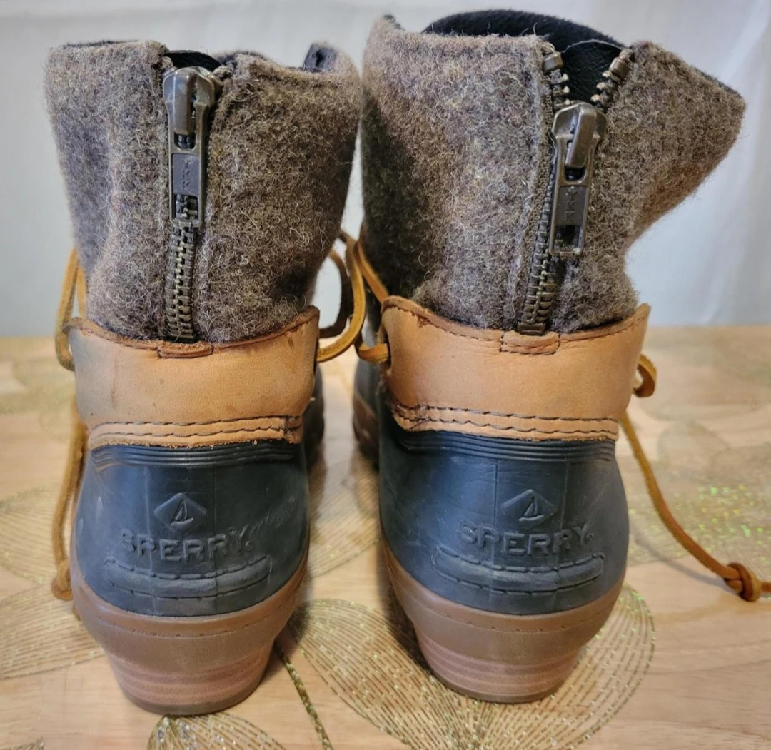 Sperry Duck Boots Womens, Size 8M (87) - photo 4