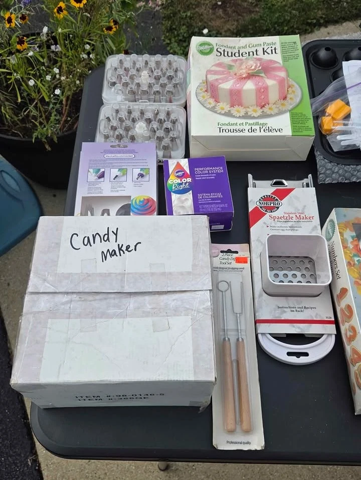 Large Baking and Candy Making Supplies Bundle - photo 2