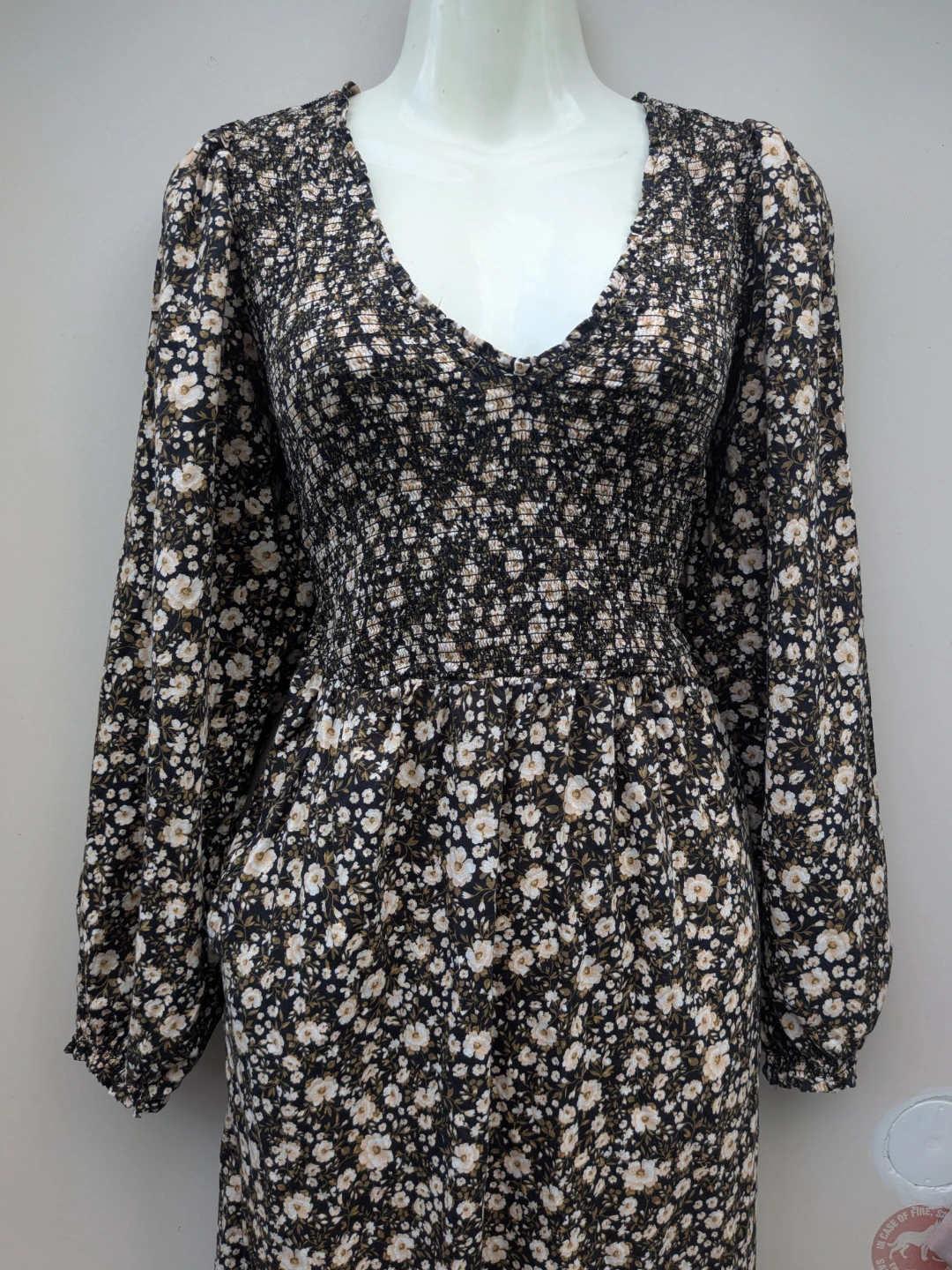 Floral Smocked Midi Dress sz Medium - photo 4