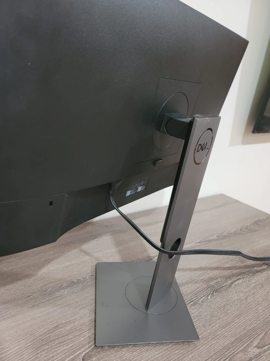 Dell 23-inch monitor - photo 2