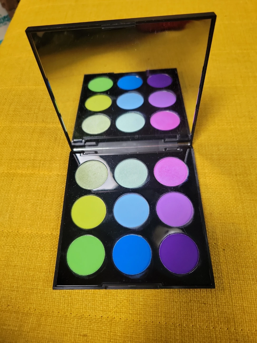 Color me cool morphe palette