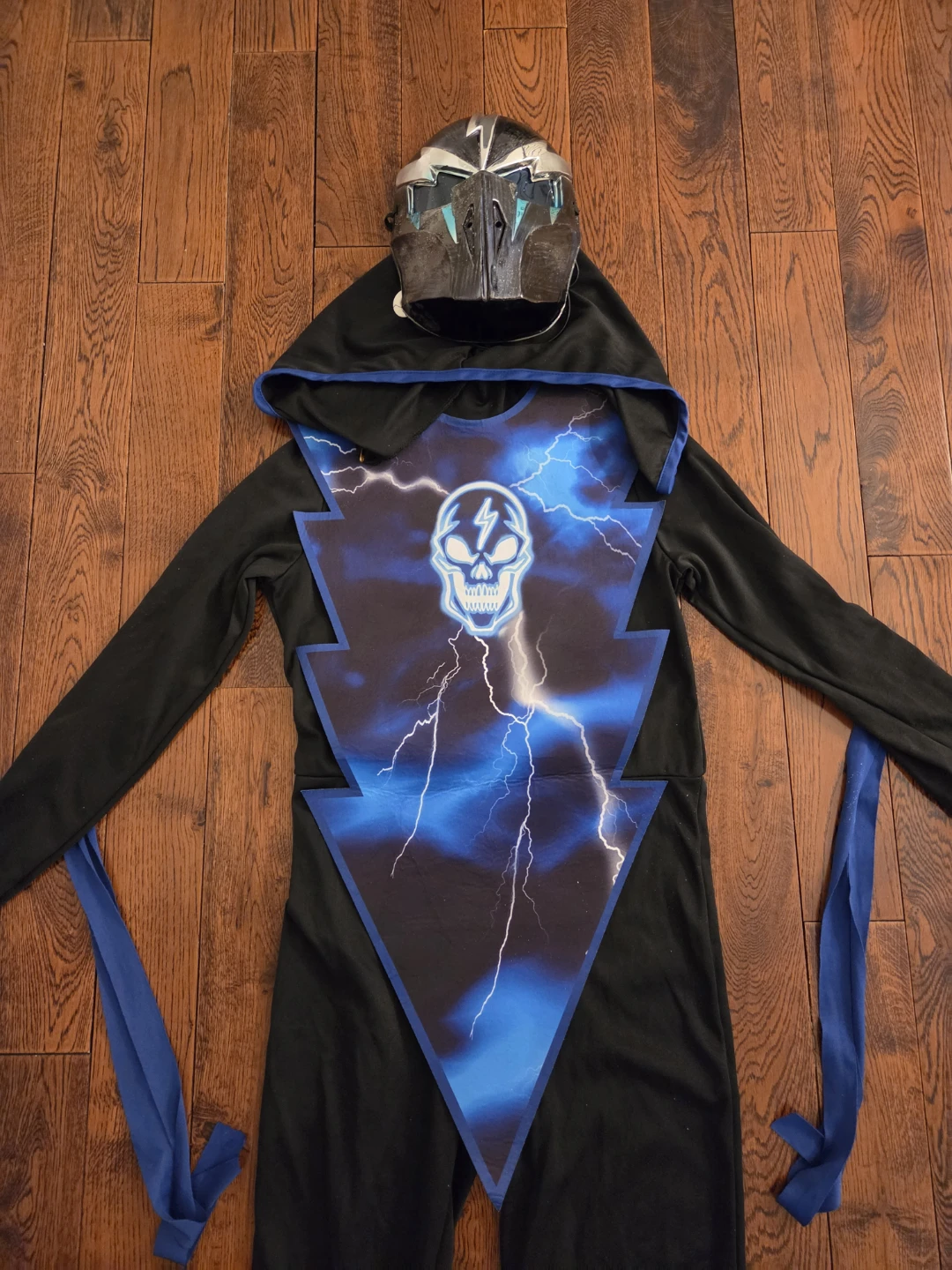 Child Halloween Costume (M 8-10) - photo 2