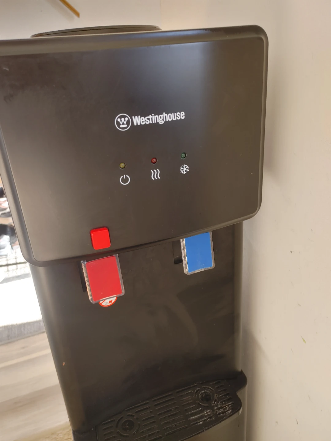 Westinghouse Top-Loading Water Dispenser - photo 2