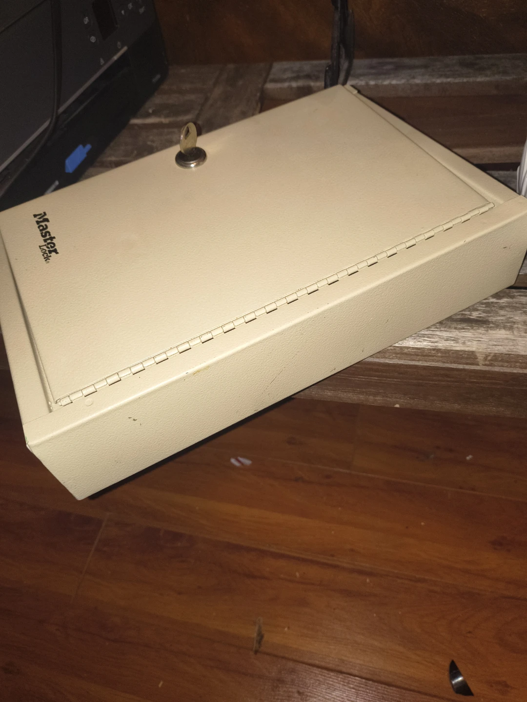 Master Lock Wall-Mount Key Cabinet - photo 5