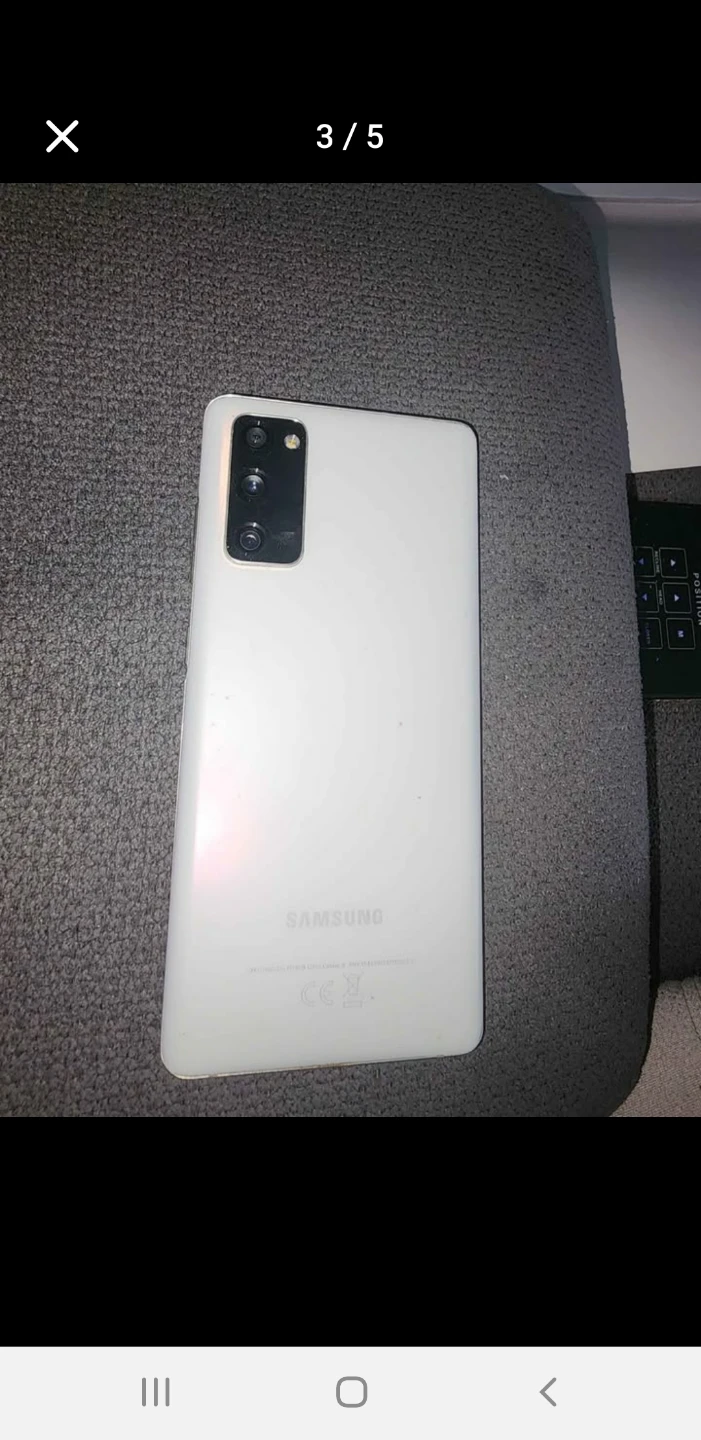 Samsung Galaxy S20 FE - photo 2
