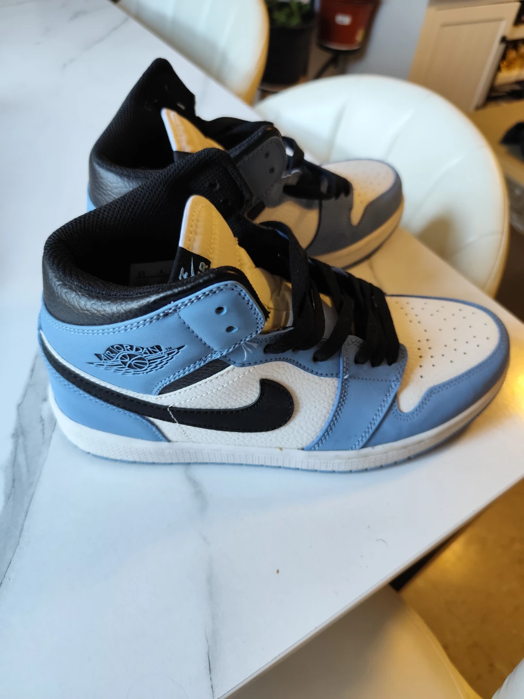 Nike Air Jordan 1 Mid UNC Blue Black White Size 9.5 - photo 3
