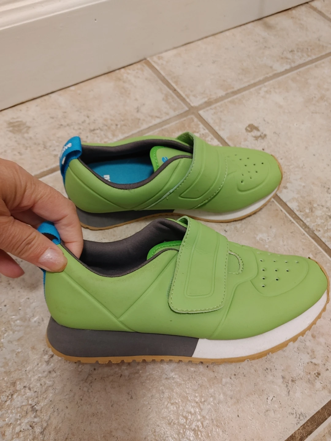 Native Kids Shoes - Lime Green size J2 - photo 4