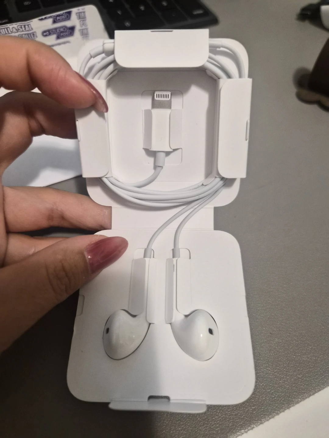 Apple EarPods with Lightning Connector - photo 2