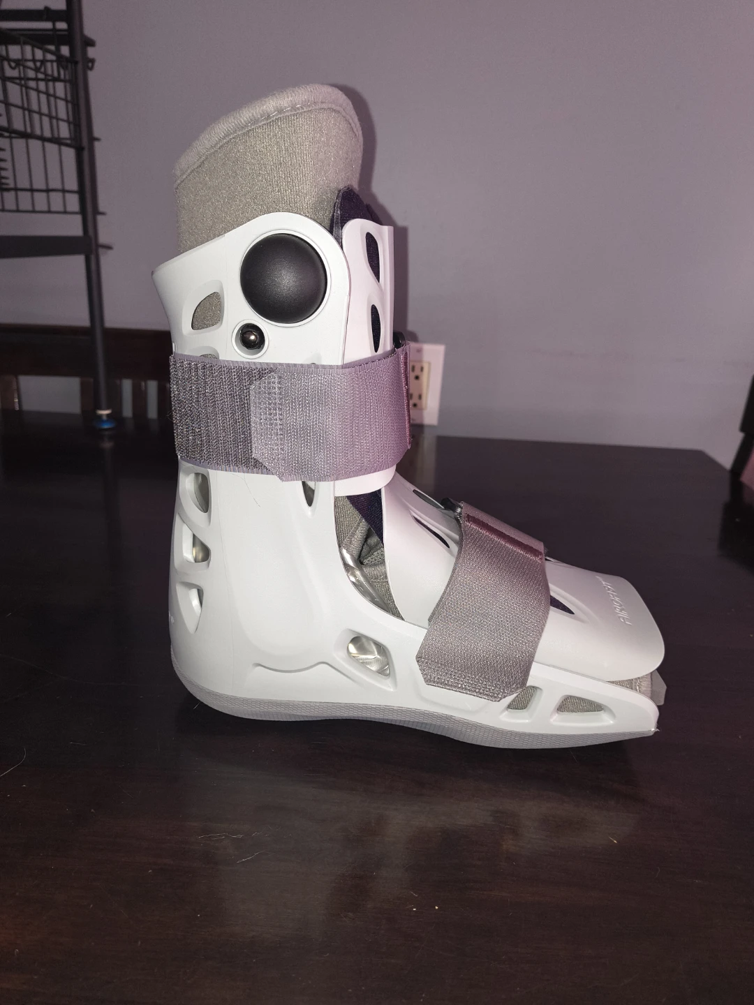 Small Aircast Walking Boot (Like new) - photo 3