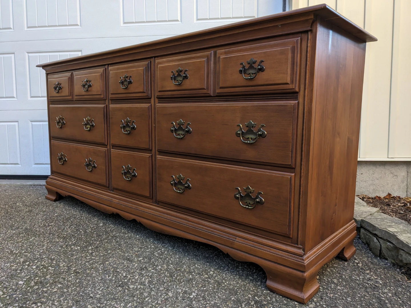 Knechtel 9 Drawer Dresser in Solid Maple - photo 3
