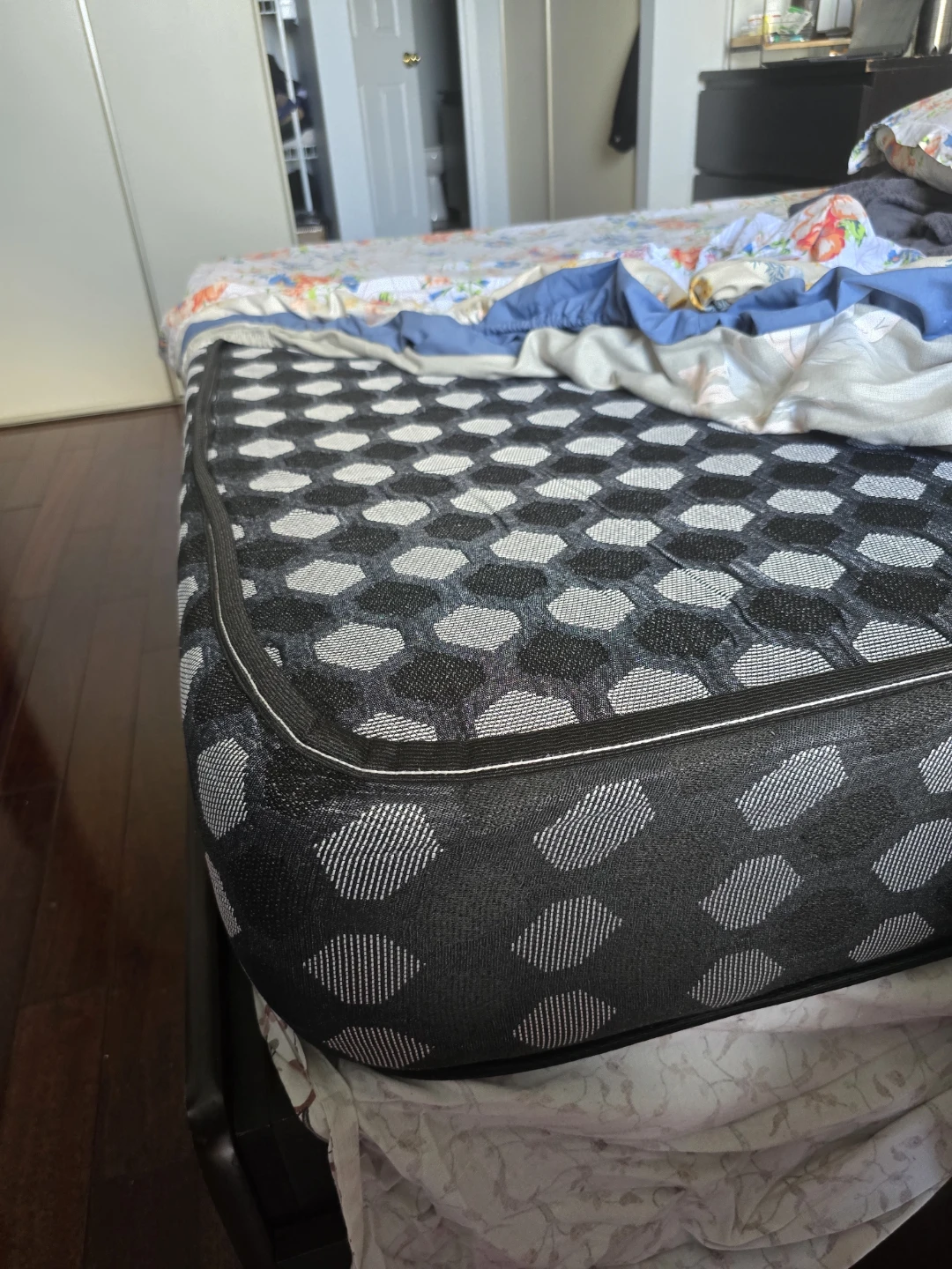 Queen Mattress – 7" | Double-Sided | Posturepedic Certified