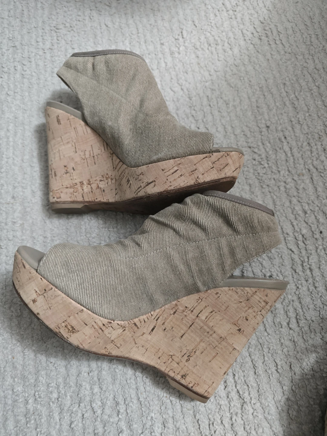 UGG and Stuart Weitzman Sandals  Size 6.5 women - photo 5