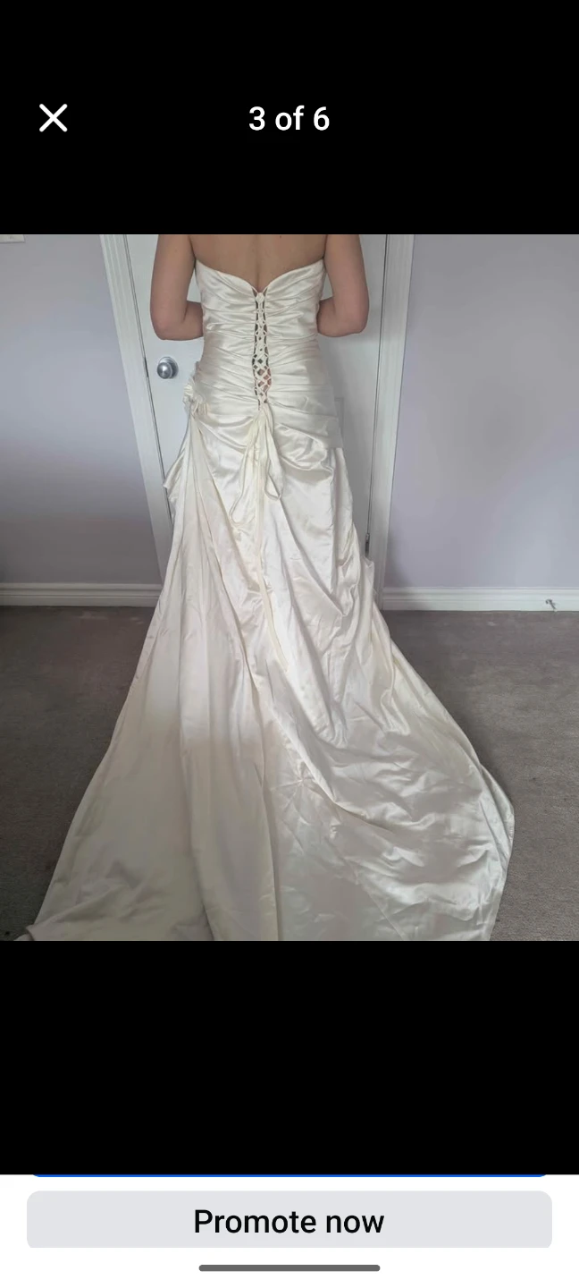 Ivory Strapless Wedding Gown - photo 3