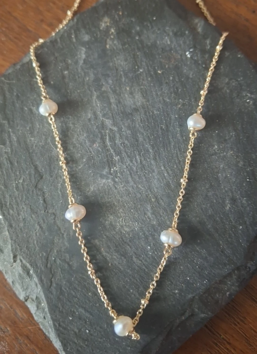 Gold-tone delicate pearl necklace - photo 2