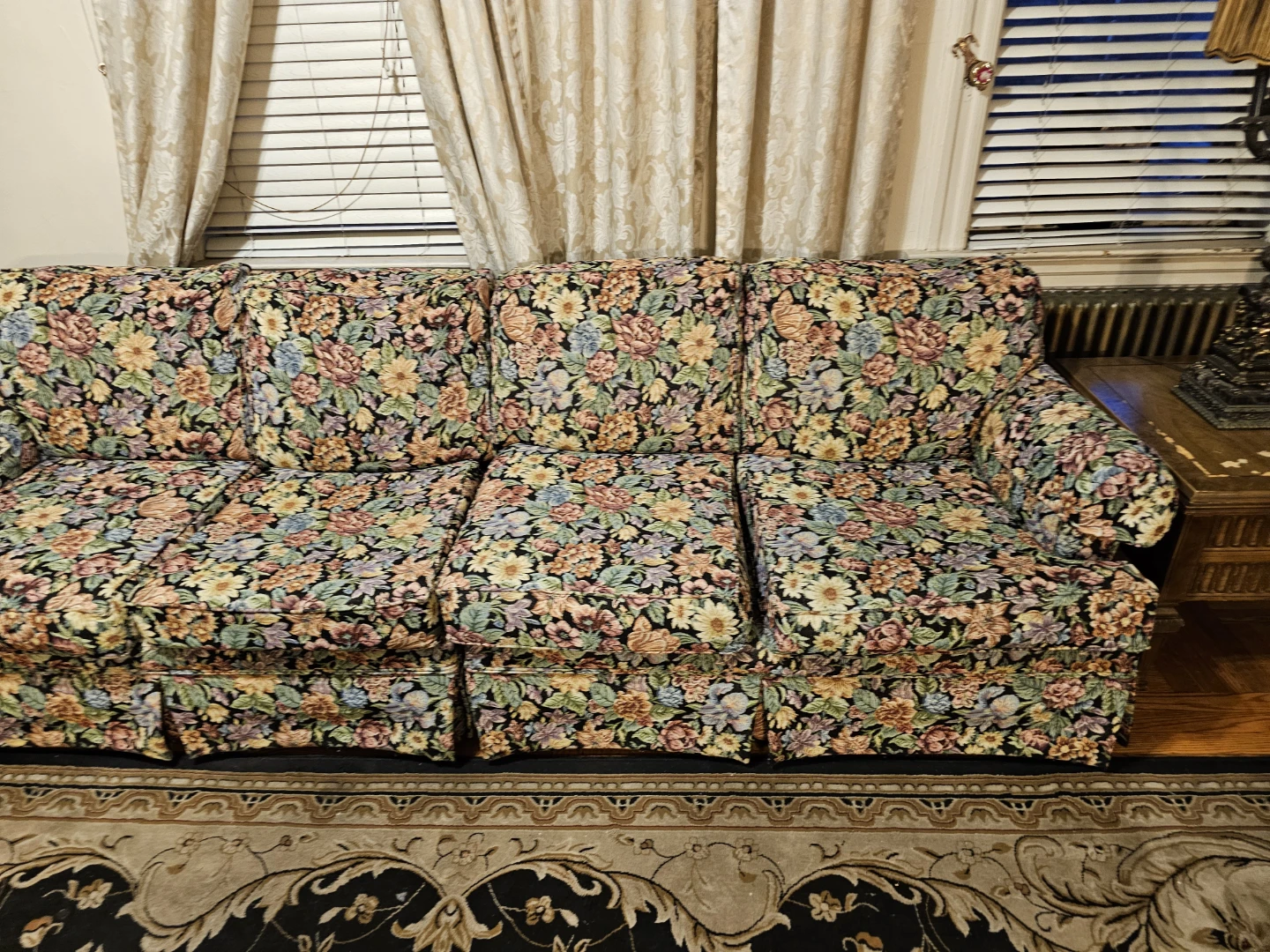 3-piece Victorian sectional couch - photo 5