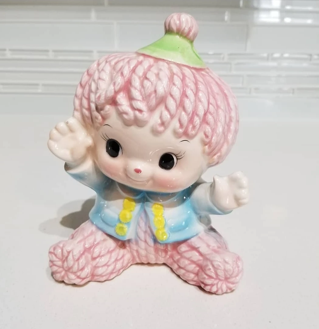 Adorable yarn baby planter 🥰