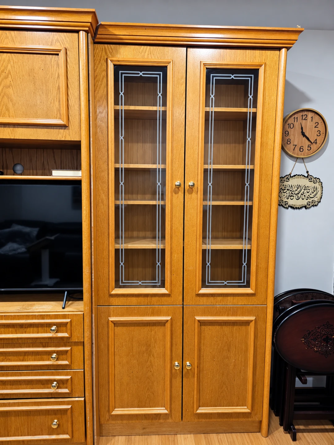 Real Wood Entertainment Centre / Wall Unit with Glass Cabinets - photo 2