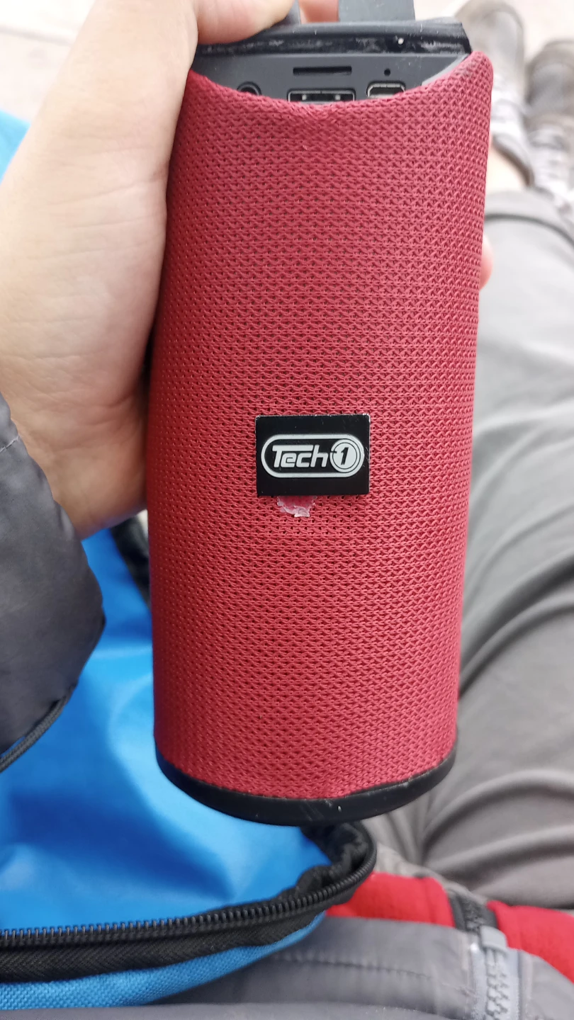 Tech1 Red Bluetooth Speaker - photo 2