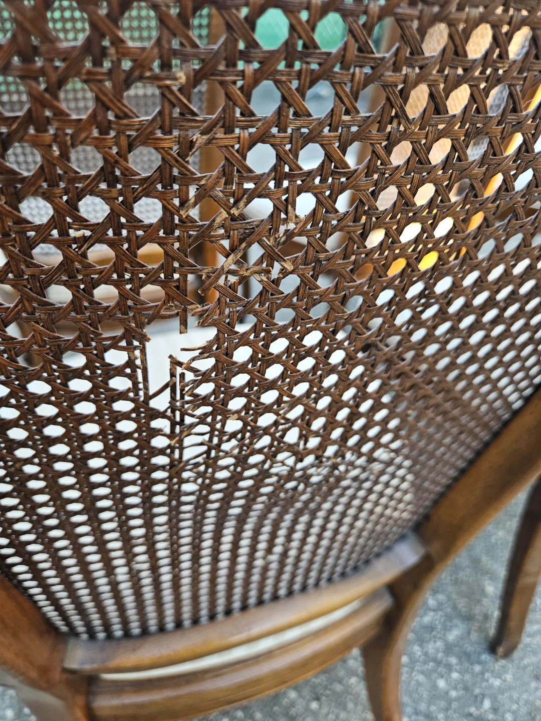 6 vintage caneback chairs - photo 5