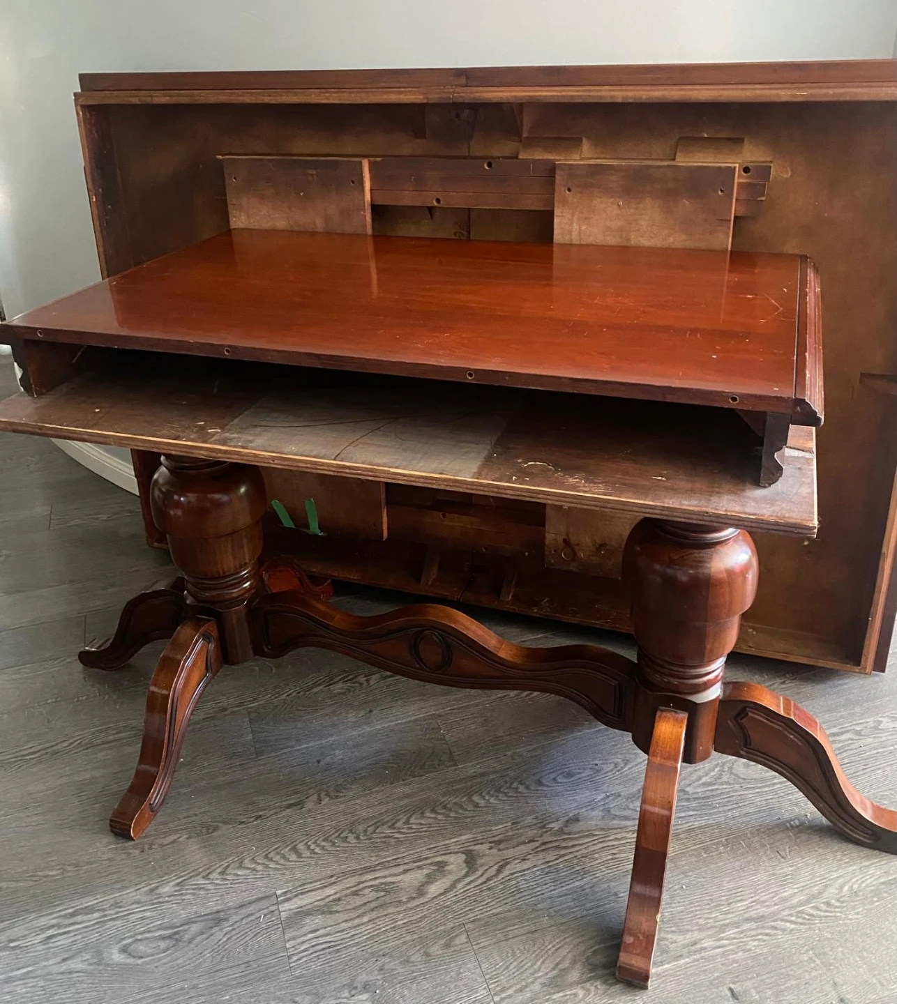 Extendable Traditional Dining Table - photo 4