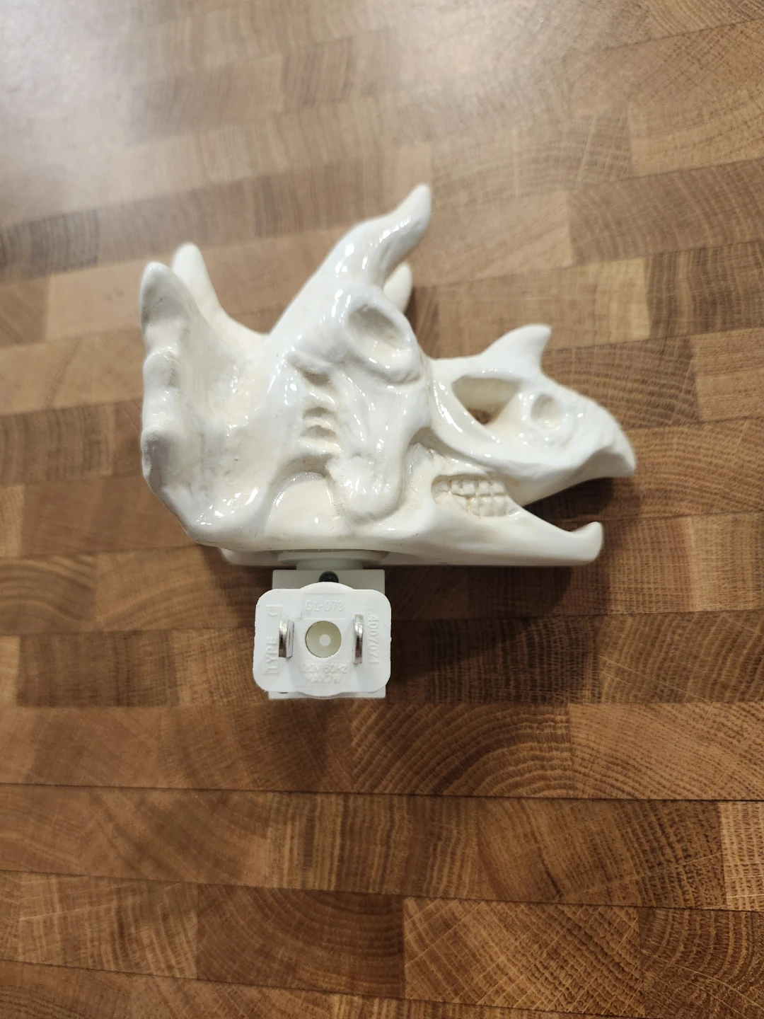 Dinosaur shaped plug-in night light - photo 2