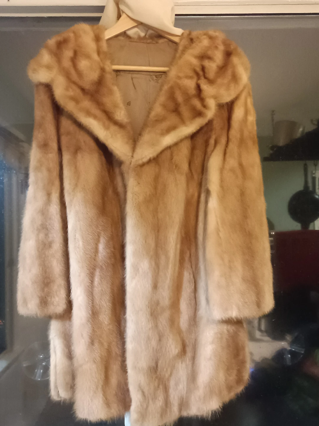 Vintage Light Brown Fur Coat - photo 3