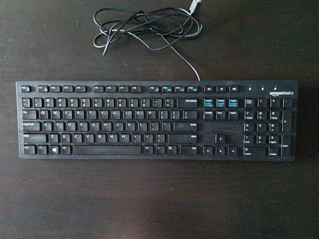 AmazonBasics Wired Keyboard