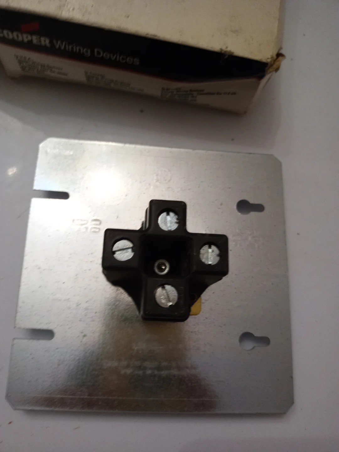 Cooper Receptacle - # 1167-2 - 30A - 125/250V - New! - photo 2