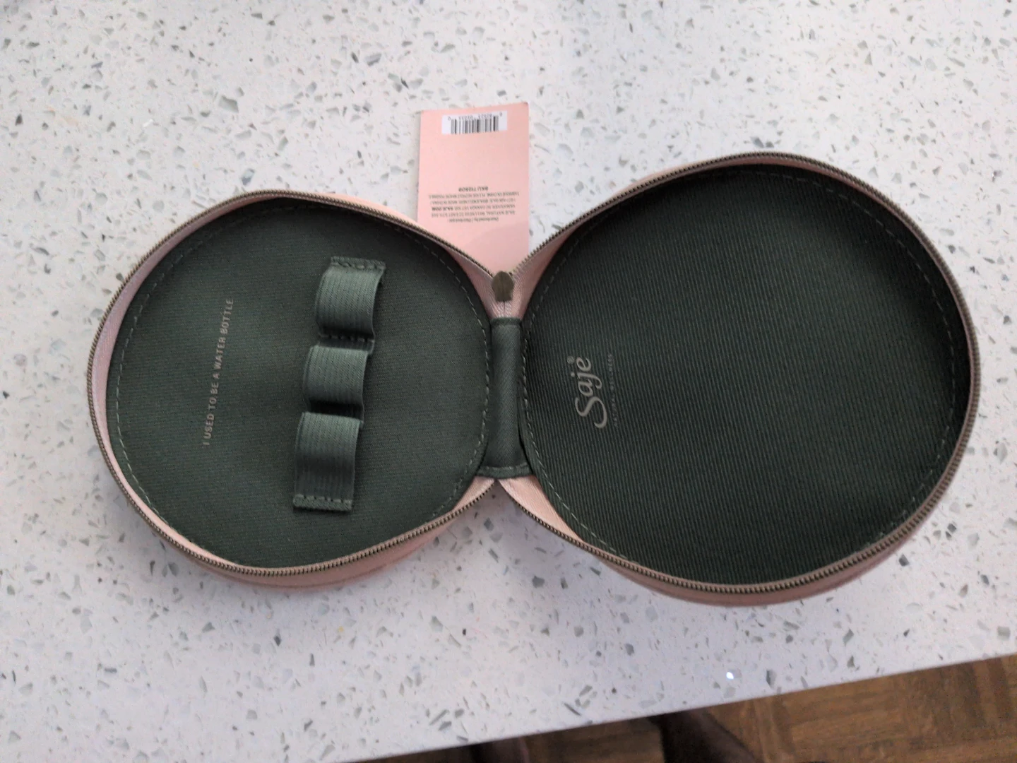 Saje Round Accessory Case - photo 2