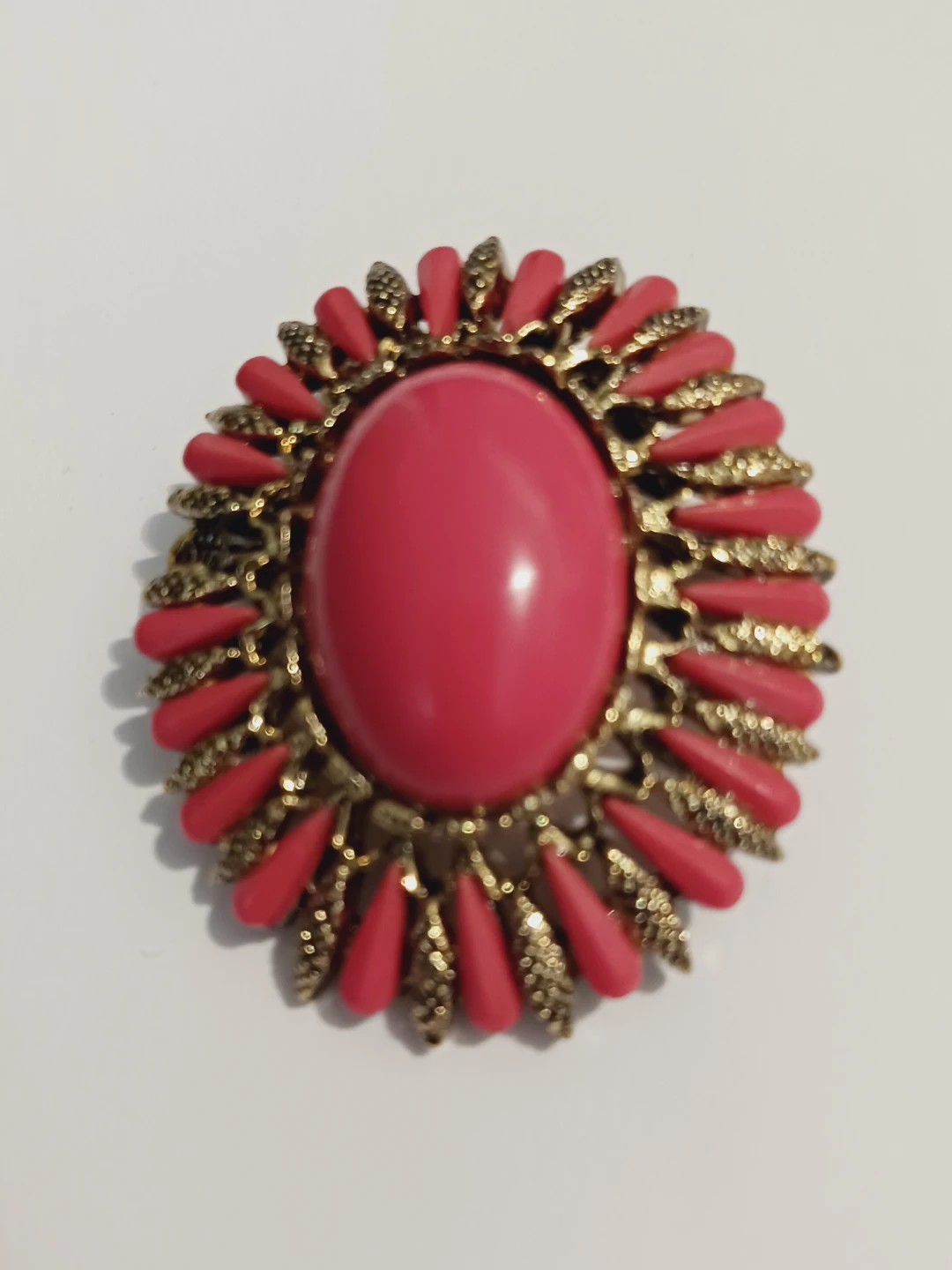 Beautiful Gold Tone Pink Cabochon Oval Brooch - photo 2