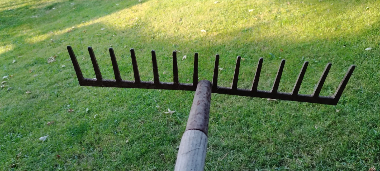 Metal Garden Rake - photo 2
