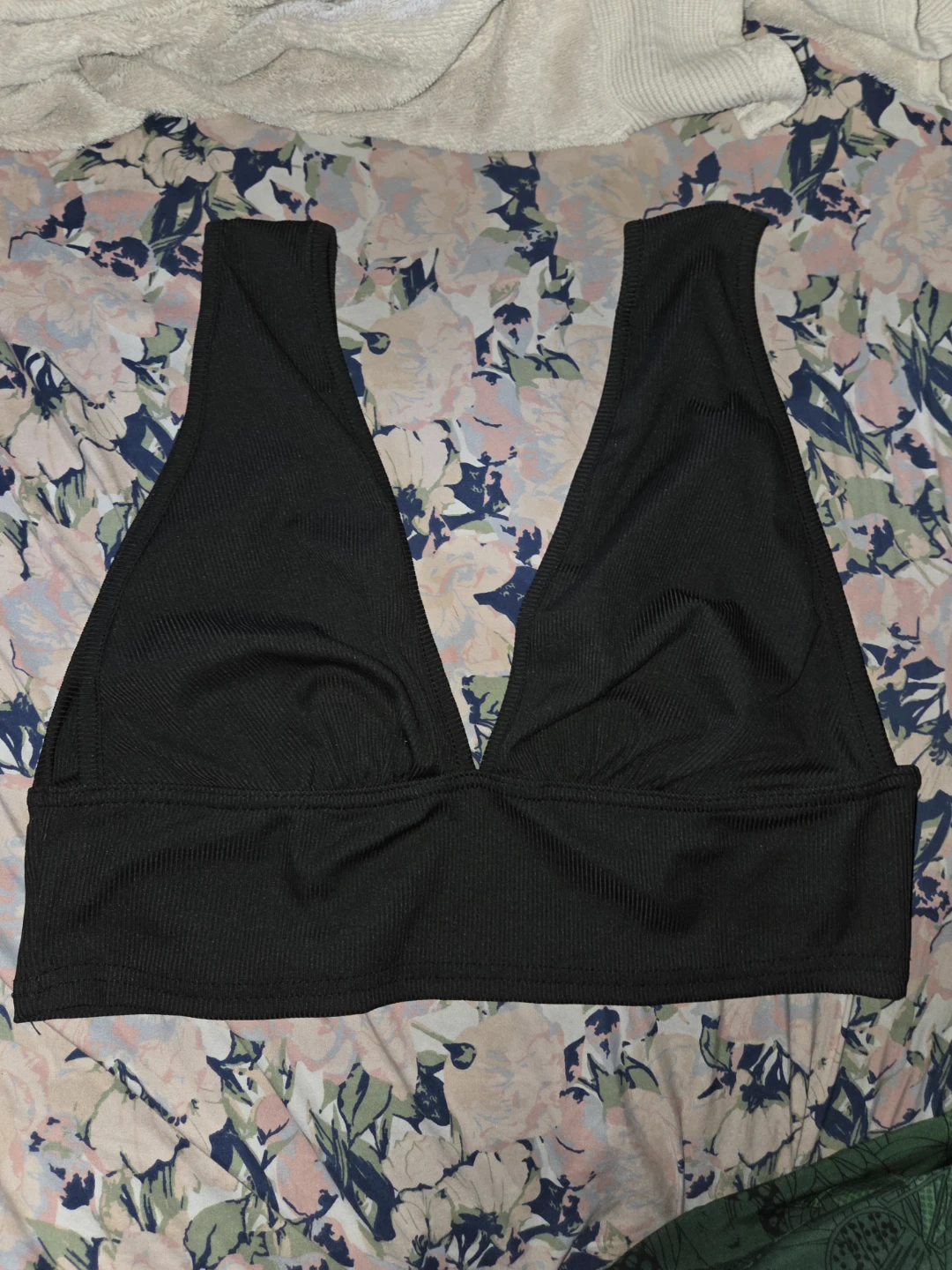 Shein Ribbed Halter Top in a Ladies L