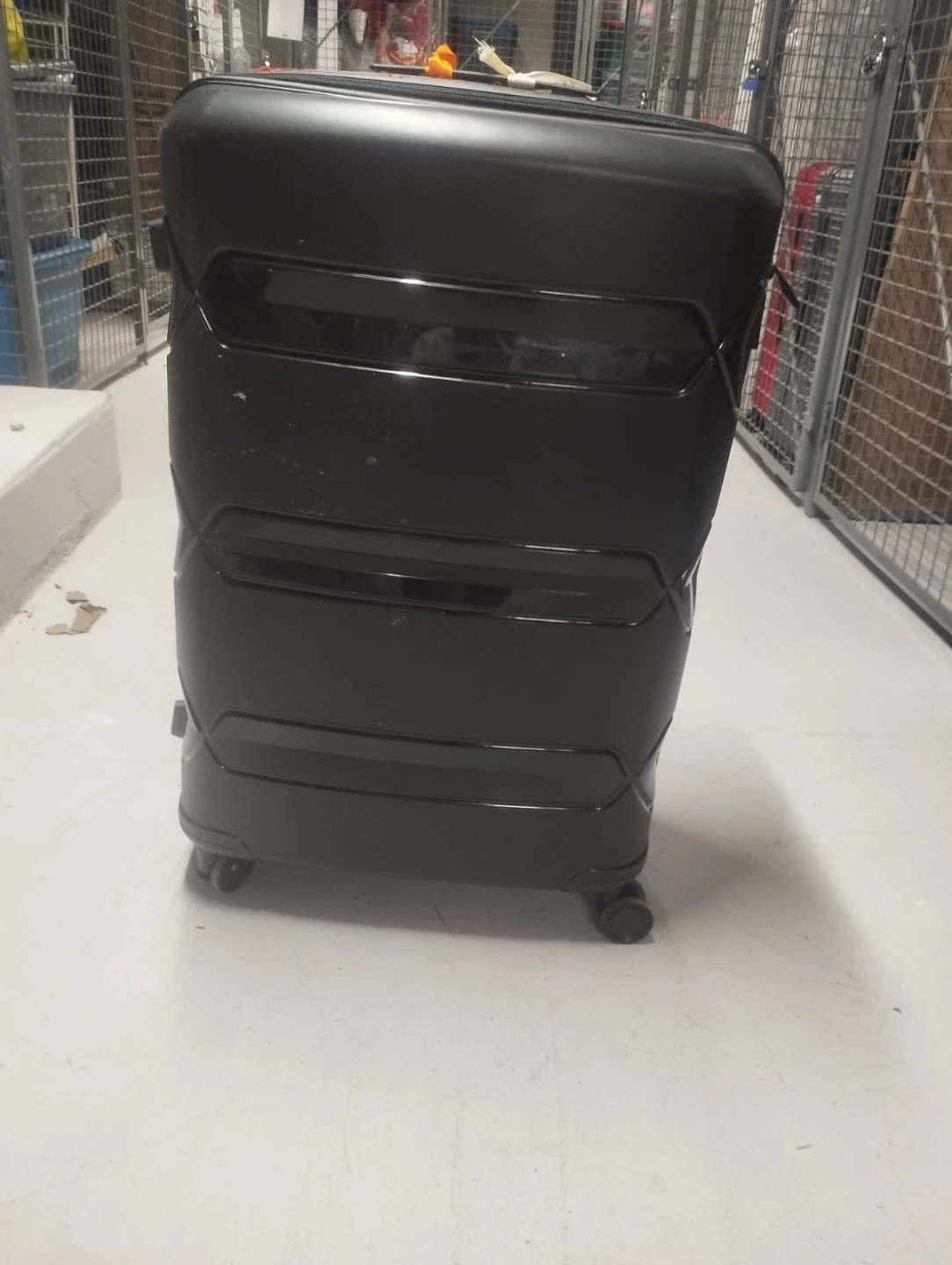 Black Hardshell Spinner Suitcase