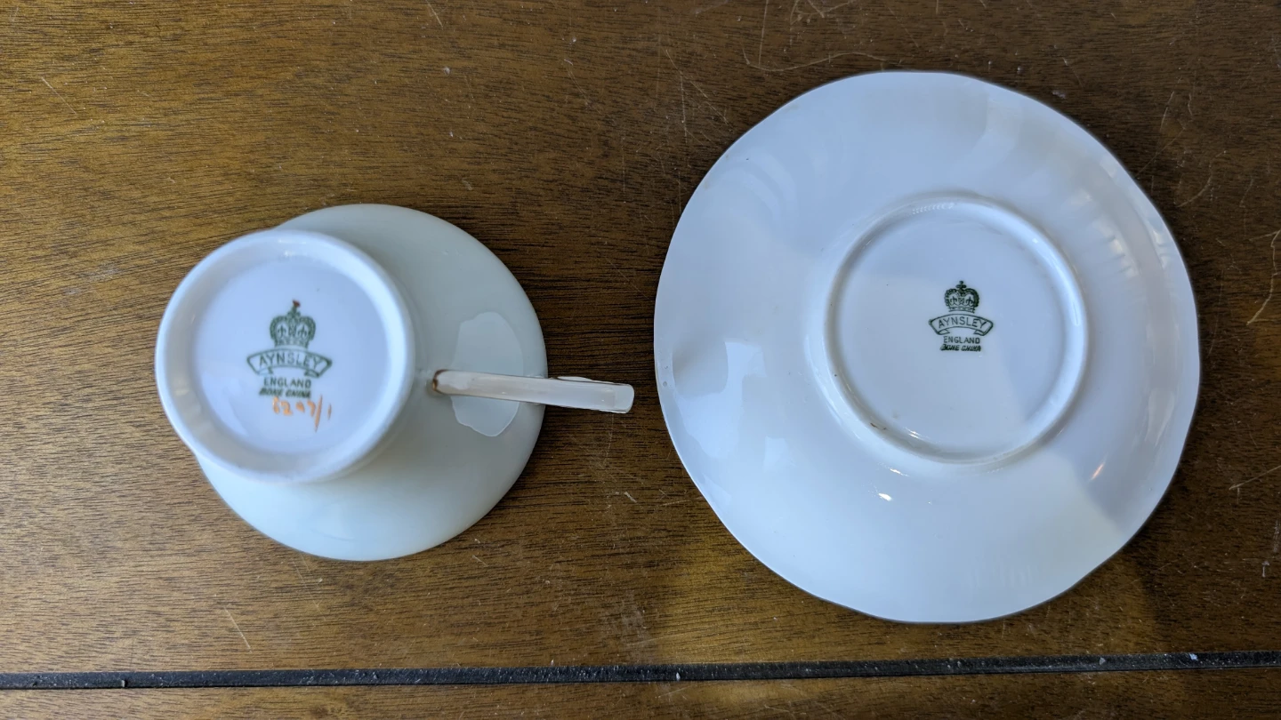 Aynsley Bone China Teacup and Saucer - photo 3