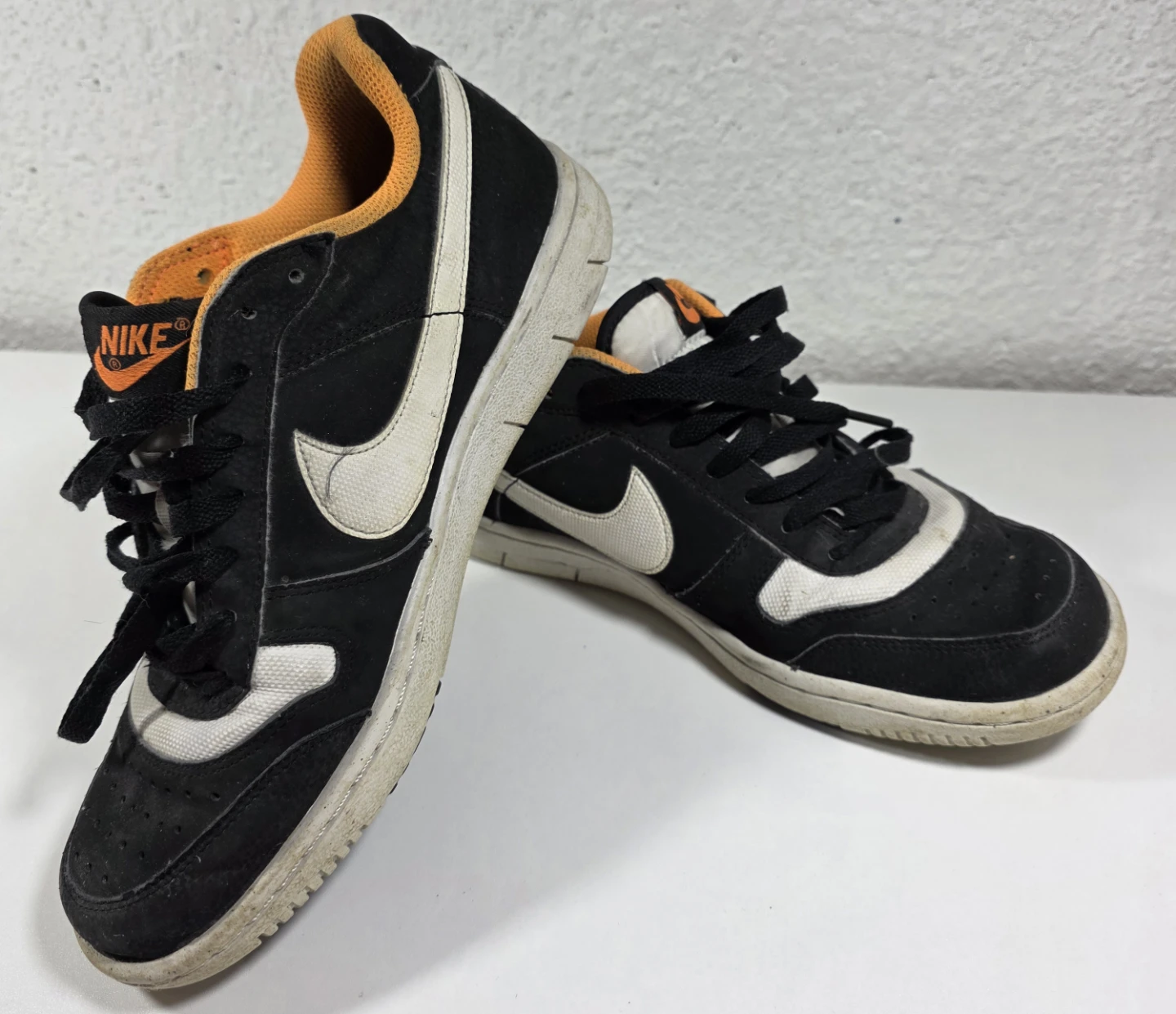 Nike Black and Orange Sneakers Size US 8 - photo 5