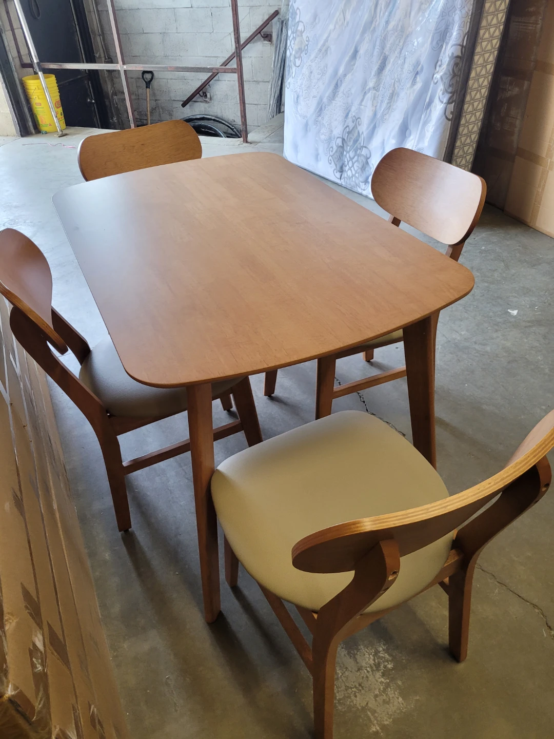 Mid-Century Modern Dining Set with 4 Chairs