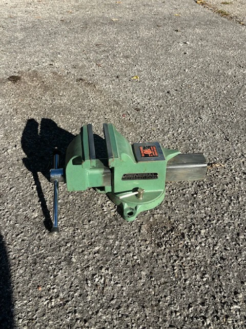 General International Bench Vise - photo 2