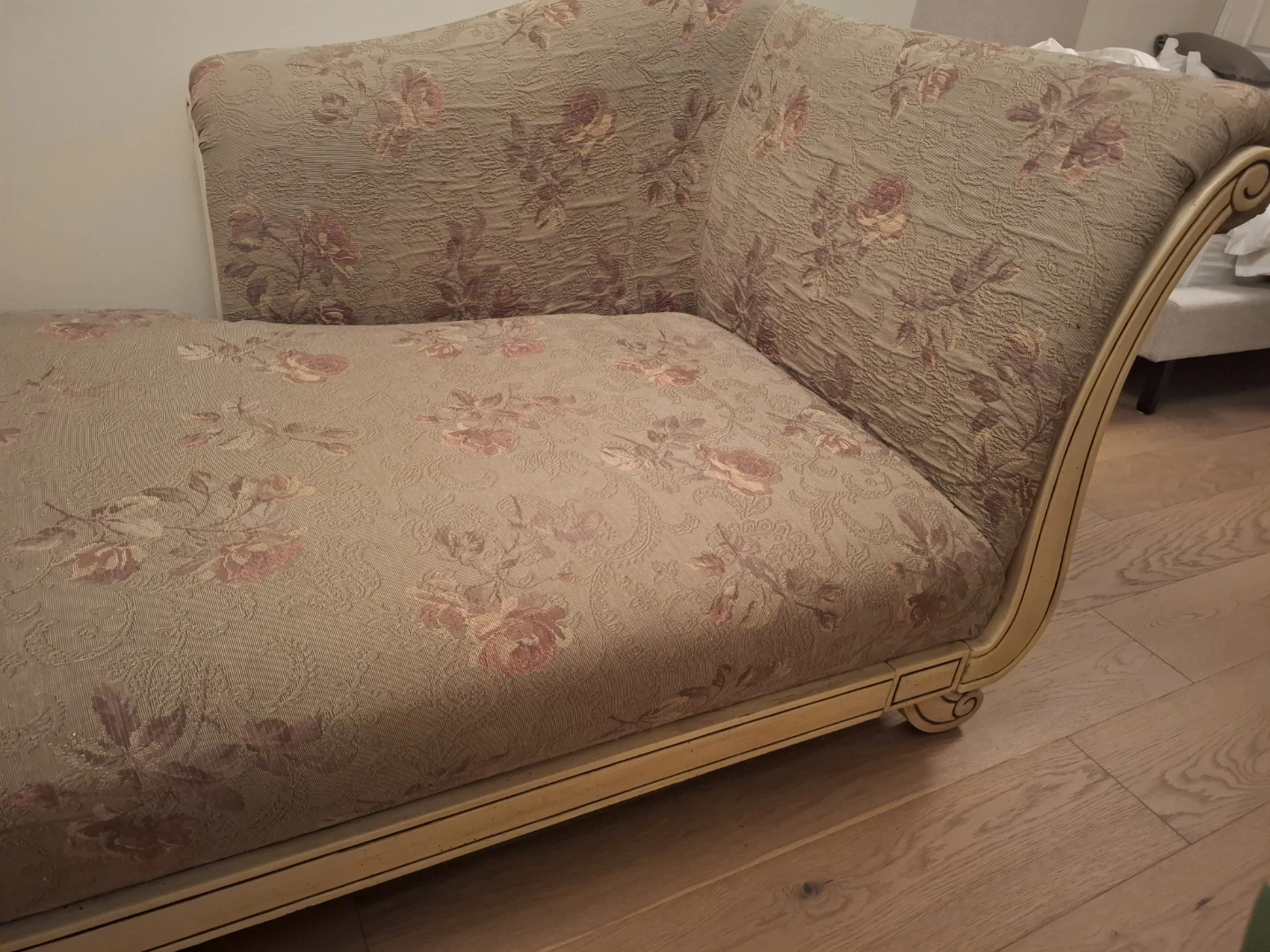Vintage Style Floral Chaise Lounge - photo 4