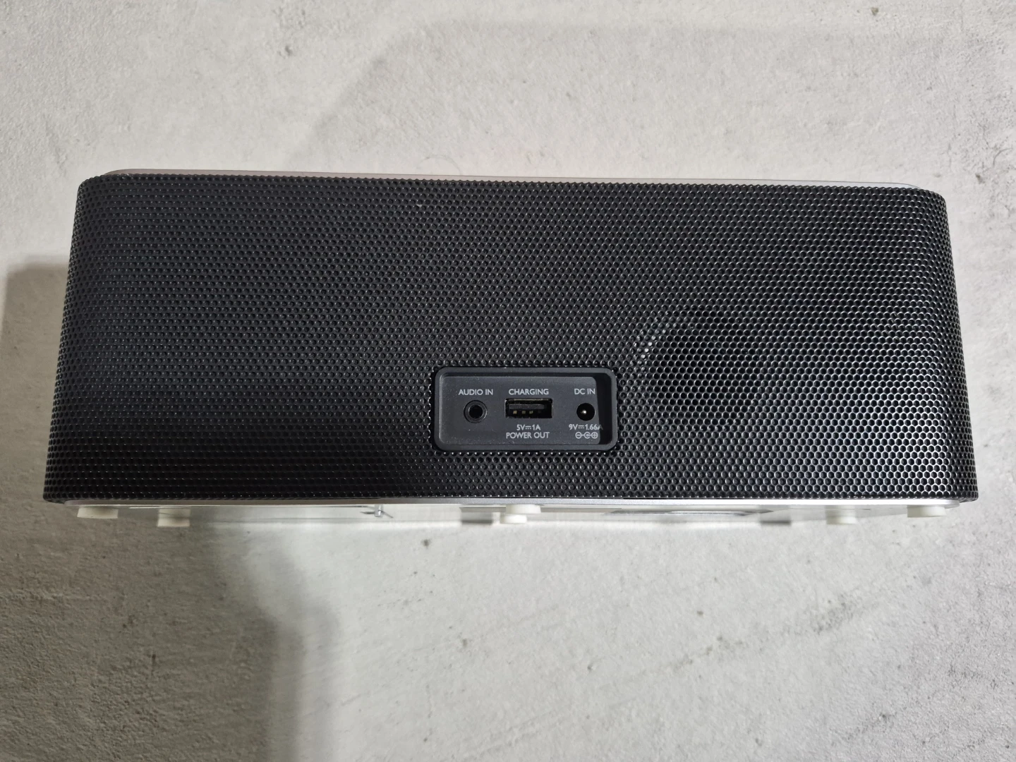 Philips SB365 Wireless Speaker - photo 3