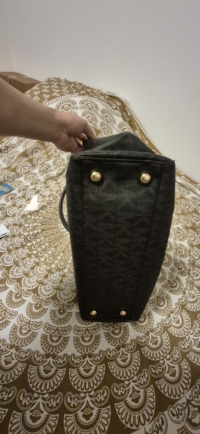 Michael kors black purse for office use - photo 3